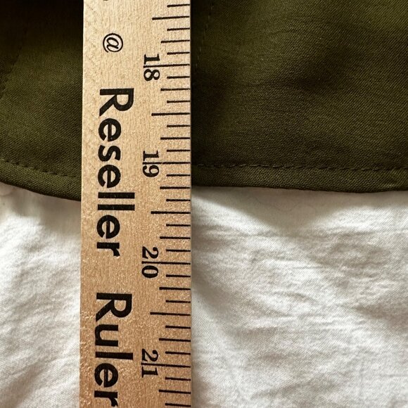 Lola Blooms Boutique Olive Green Long Roll Up Sleeve Button-Up Blouse SZ Large - Picture 8 of 11